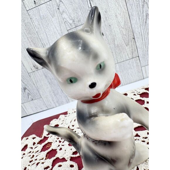 Vintage Anthromorphic Gray White Stripe Kitten Red Bow - Picture 4 of 7